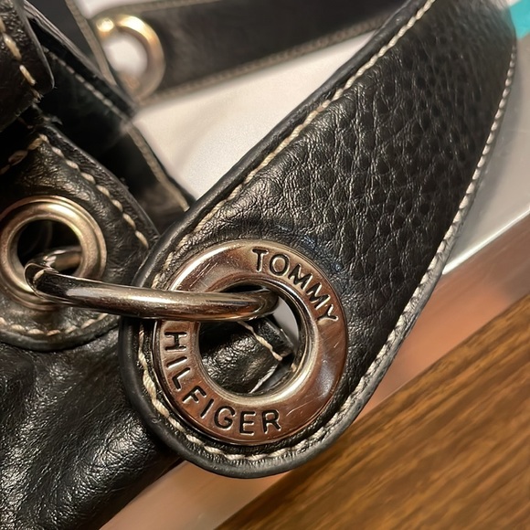 Tommy‎ Hilfiger women leather Boho Bag Black HoBo Purse Tommy Logo on side - Picture 9 of 10